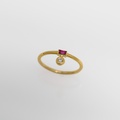 Elegant gold ring with ruby and diamond