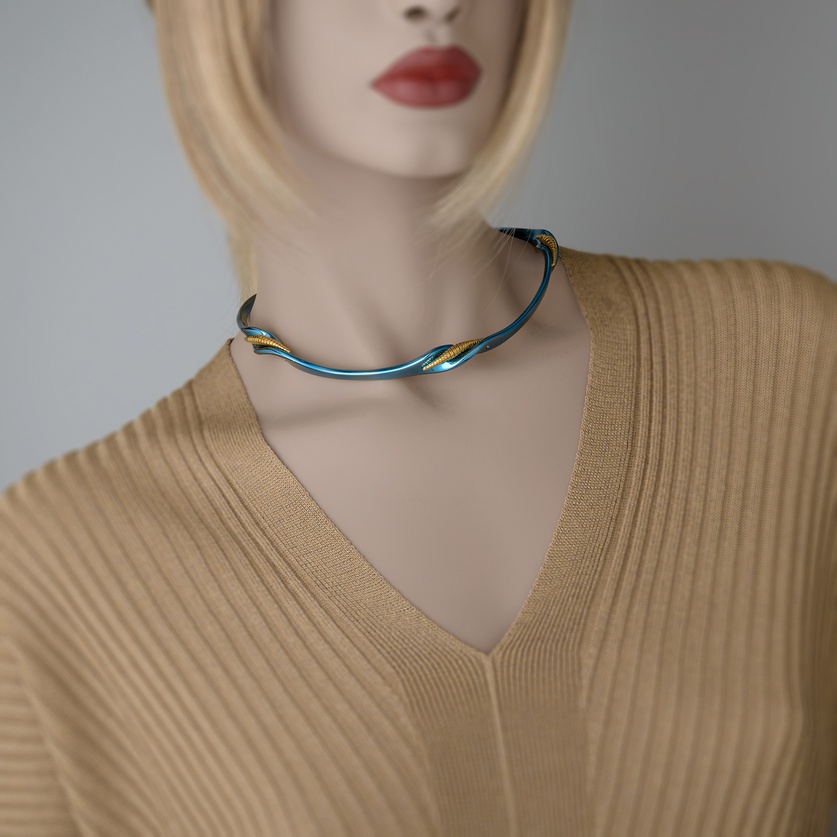 Captivating titanium necklace with K18 gold