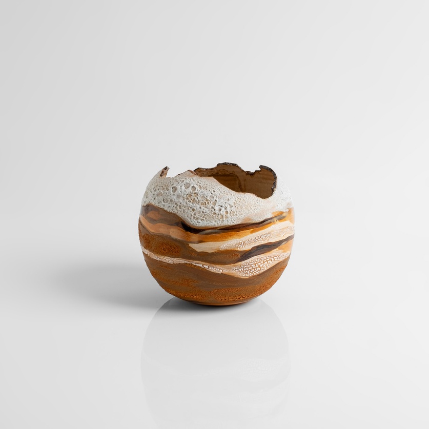 Spherical ceramic form in white-beige (large size)