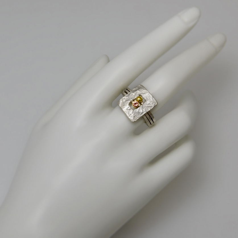 Modern ring in silver & gold with pink tourmaline