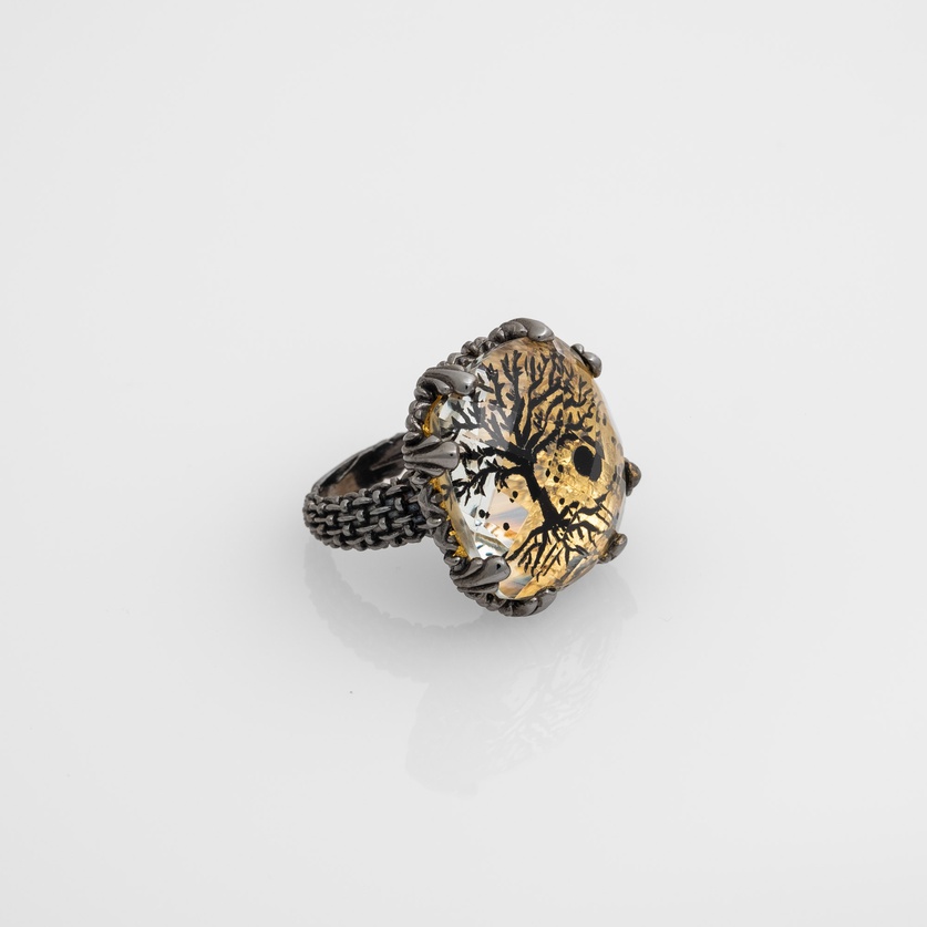 Silver ring with engraved quartz featuring a tree