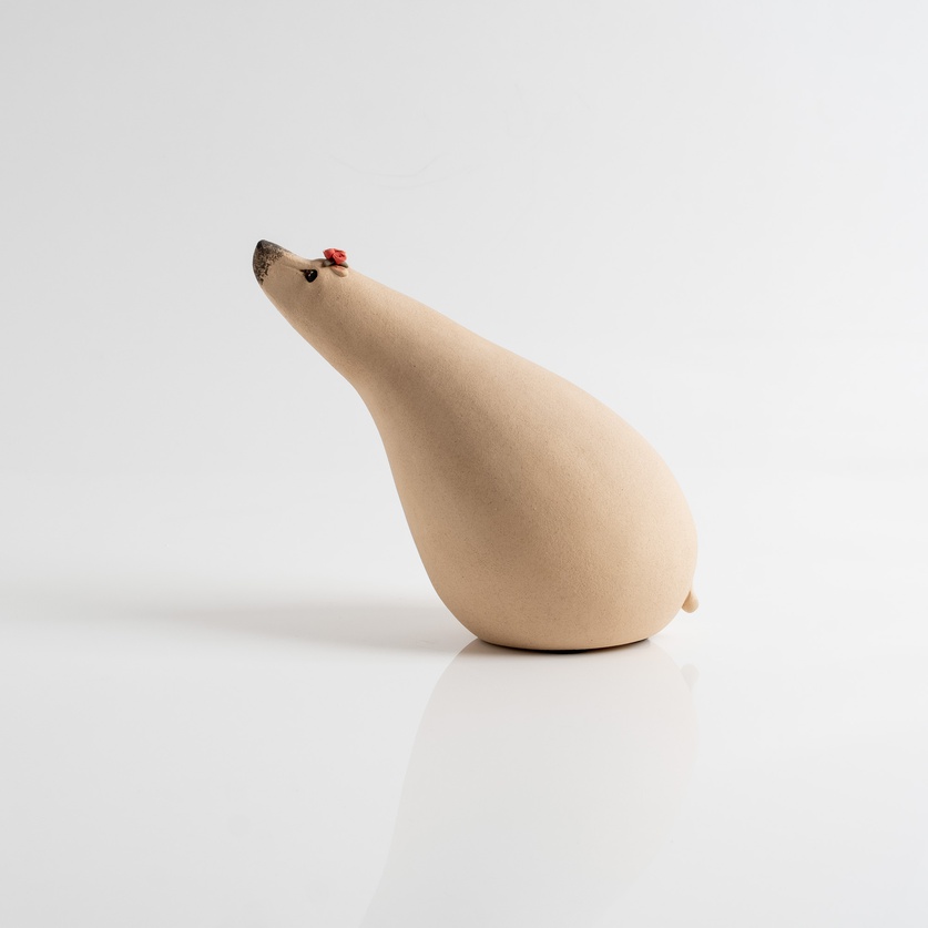 Ceramic decorative bear (female)