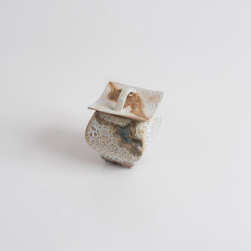 Decorative ceramic box