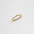 Discreet pink gold ring with sapphire