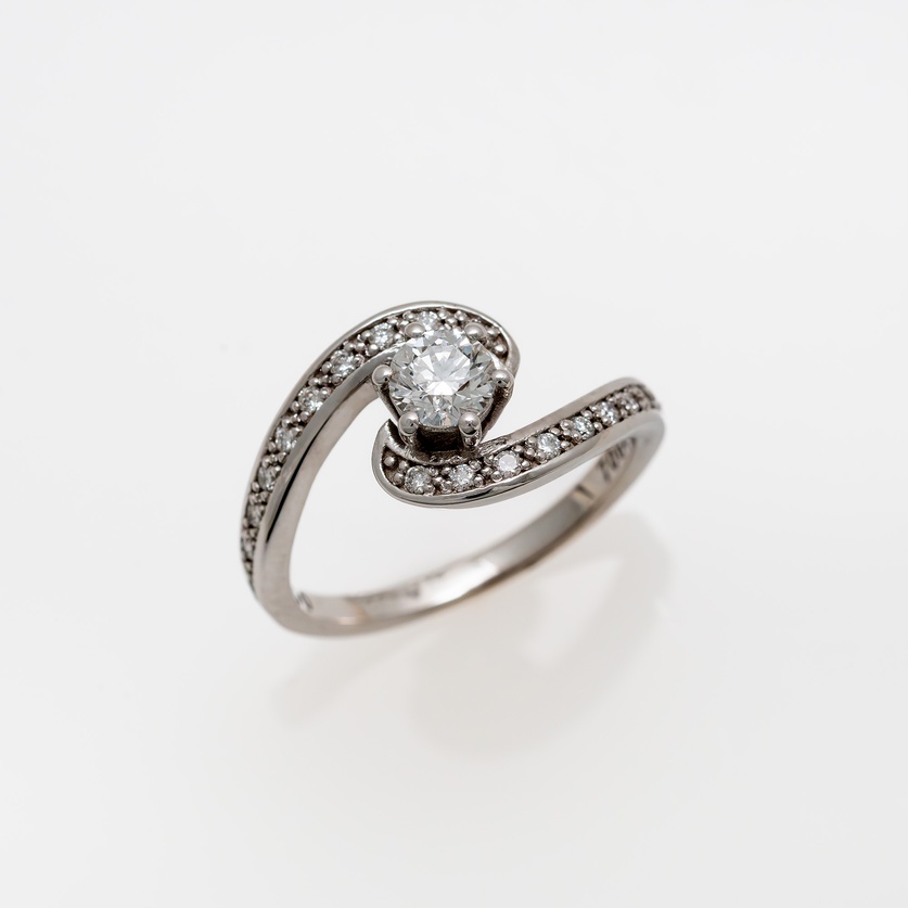 Contemporary White Gold Engagement Ring With Diamonds