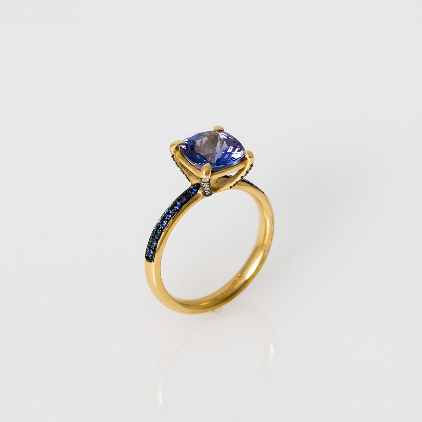 Spectacular Engagement Ring With Blue Tanzanite, Diamond & Sapphires