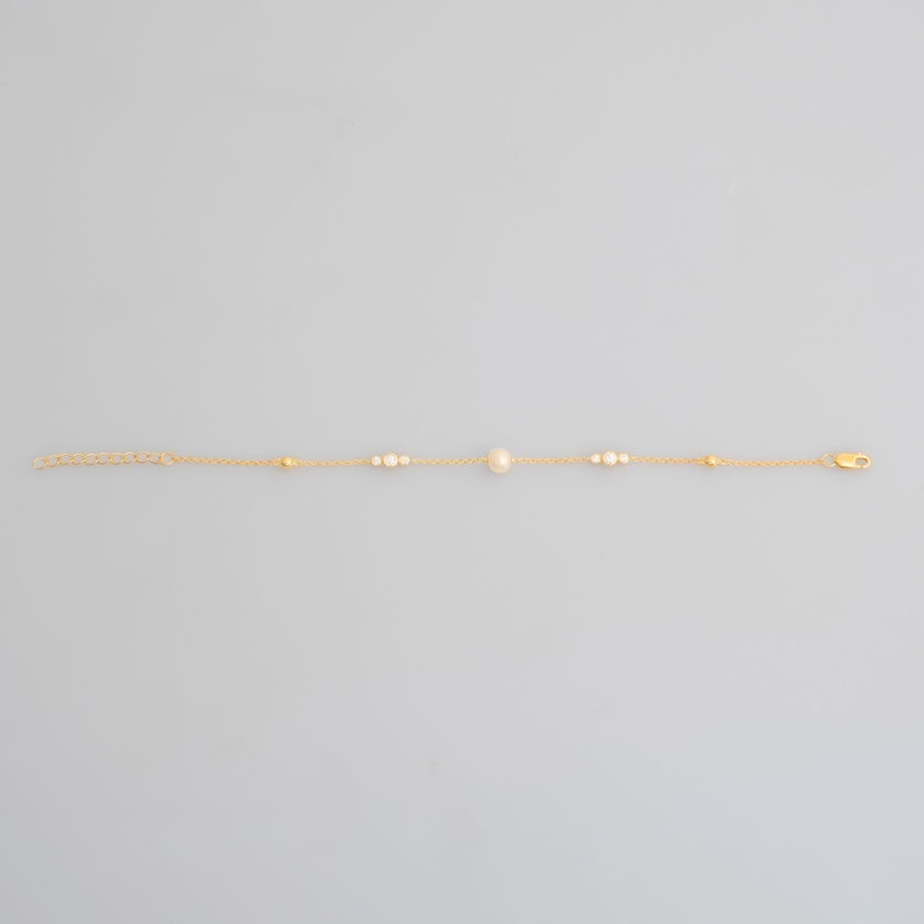 Silver bracelet gold-plated with pearl and zircon