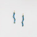 Captivating drop earrings in titanium and gold