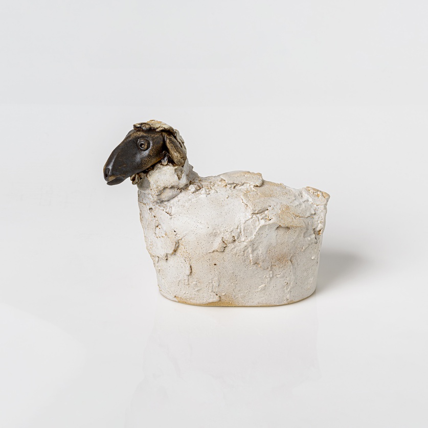 Ceramic sheep of medium size