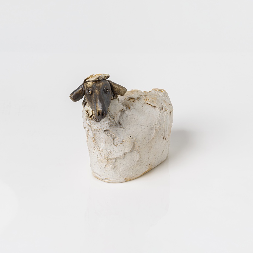 Ceramic sheep of medium size