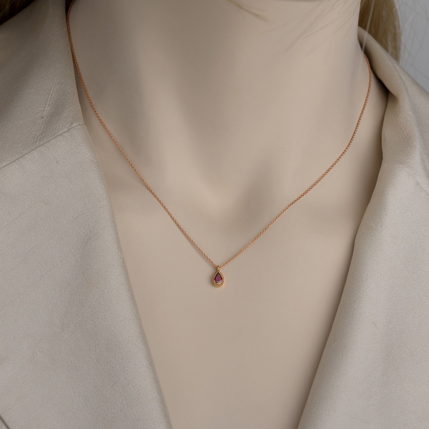 Pink gold "drop" pendant with ruby