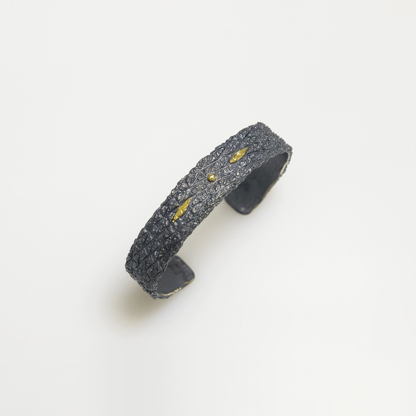 Ασημένιο βραχιόλι περίτεχνης λεπτομέρειας με χρυσό και διαμάντι