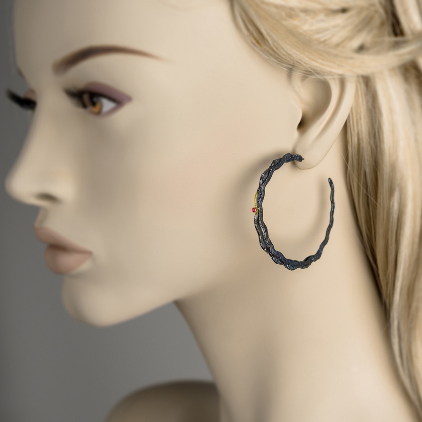 Εναλλακτικοί ασημένιοι κρίκοι με χρυσό και ρουμπίνια