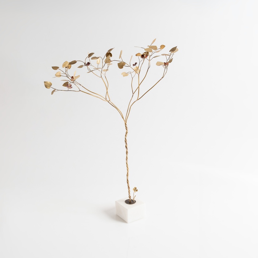 Beautiful bronze tree sculpture