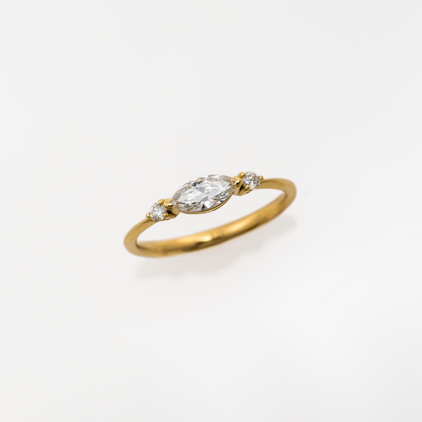Exceptional Gold Engagement Ring With Marquise & Brilliant Diamonds