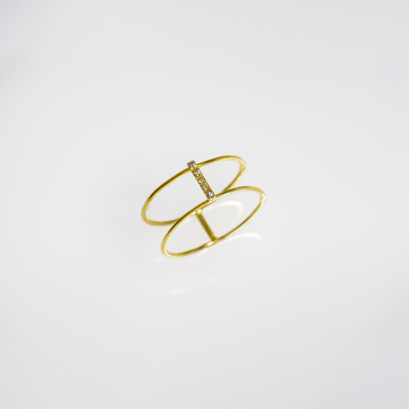 Διπλό χρυσό δαχτυλίδι αριστοκρατικής ομορφιάς με διαμάντια