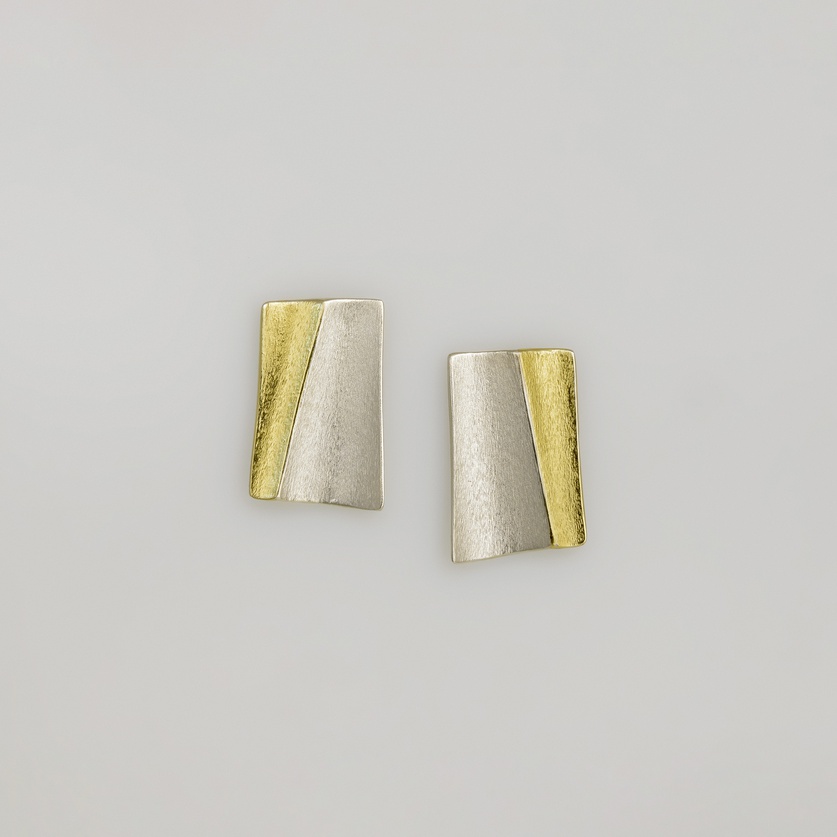 Κομψά ασημένια σκουλαρίκια με ένθετο χρυσό 22K
