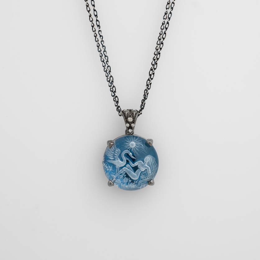 Necklace “Swan and Leda” with engraved quartz and white topaz