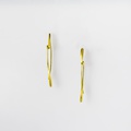 Elegant drop earrings in gold