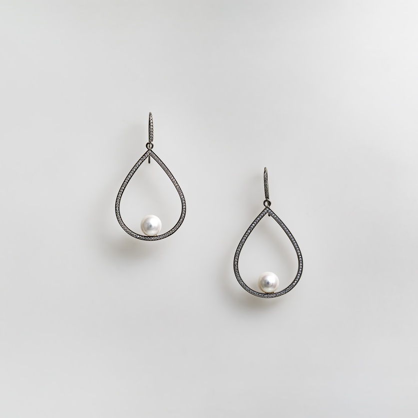 Silver earrings with Ming pearls and zircon
