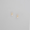 Earrings with pearls and zircon